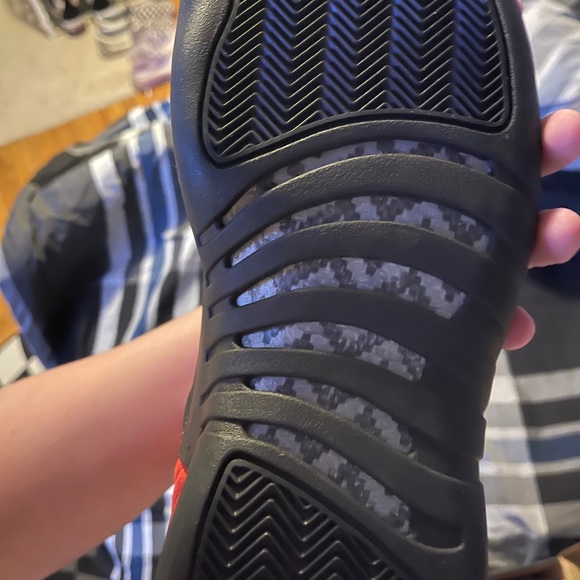 Jordan 12 Reverse flu games - Picture 6 of 13